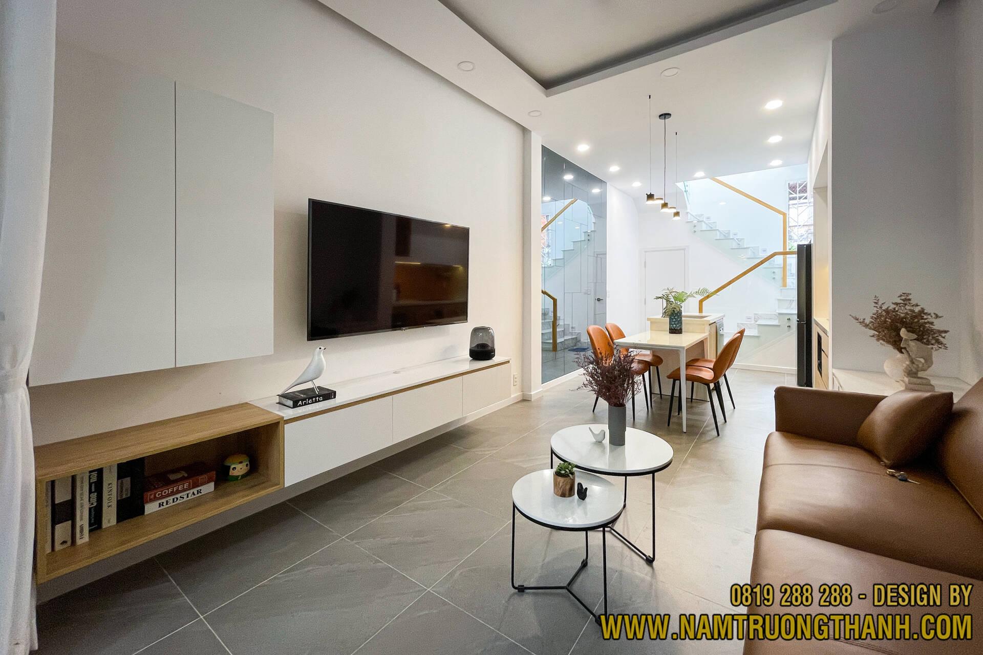 NHÀ PHỐ SỐ 43 – ĐẦY KHÁC BIỆT TRONG DÃY PHỐ .
